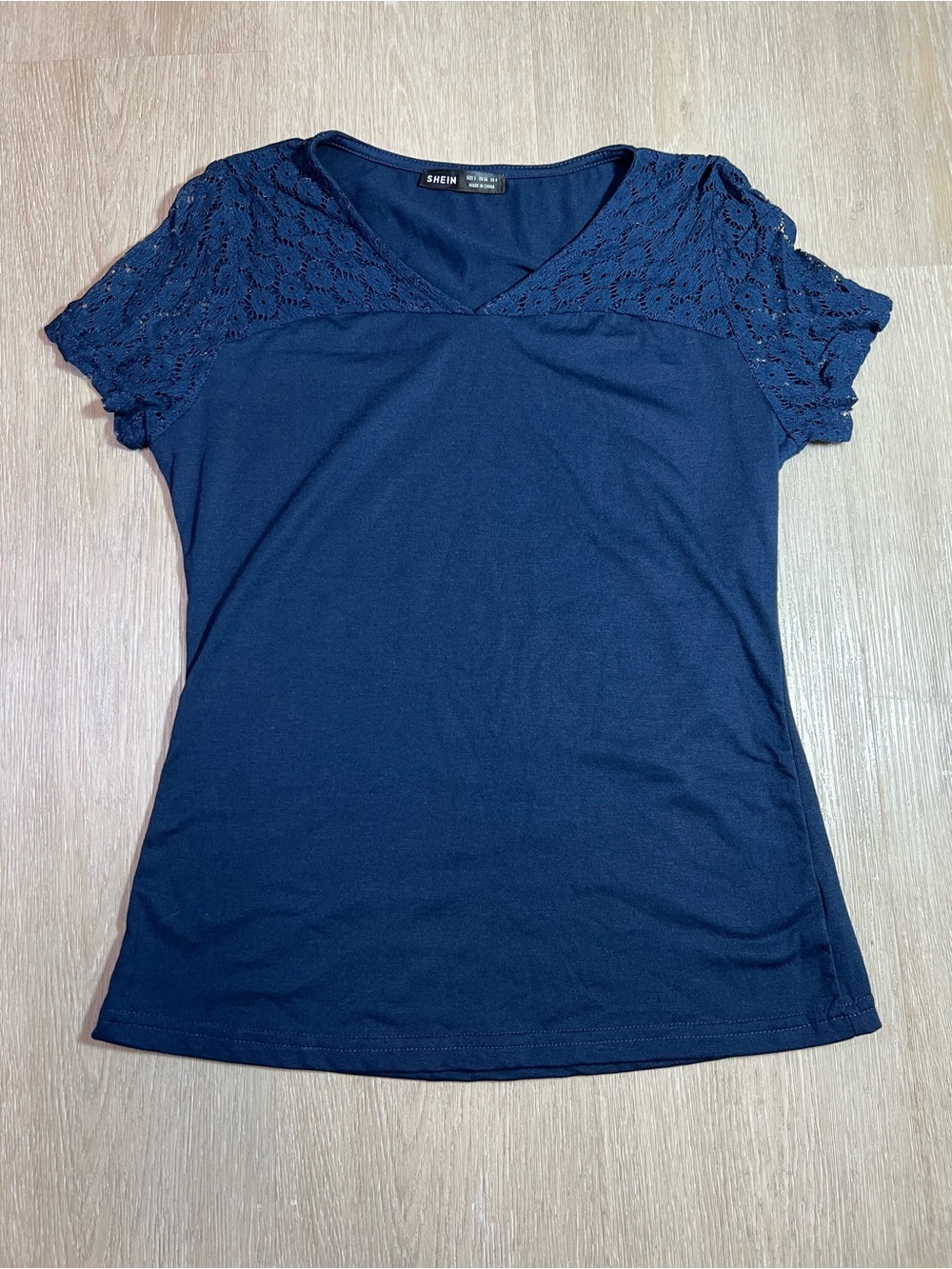 Minimalist Navy V-Neck Chic Lace Sleeve Summer Beach Top